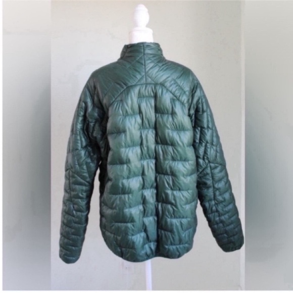 Patagonia Men's Micro Puff Jacket Micro Green Large
Like New - Picture 8 of 13